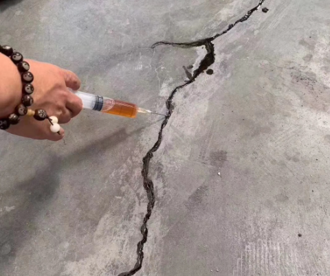 开平混凝土裂缝修补技术详解​
